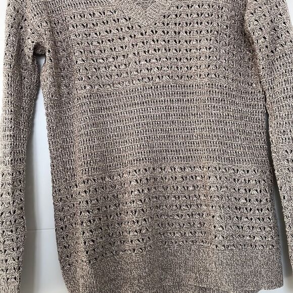 DKNY beige V-neck knit sweater size small - Picture 7 of 8